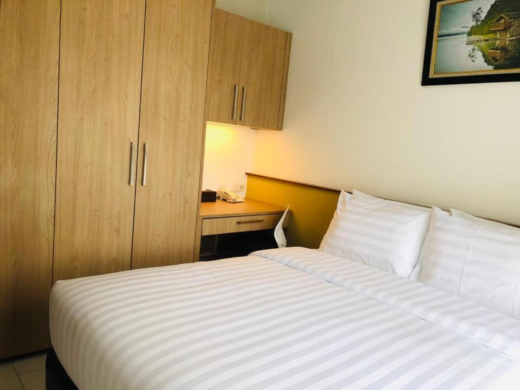 Bening Boutique Hotel Managed By Salak Hospitality เบกาซิ ภายนอก รูปภาพ