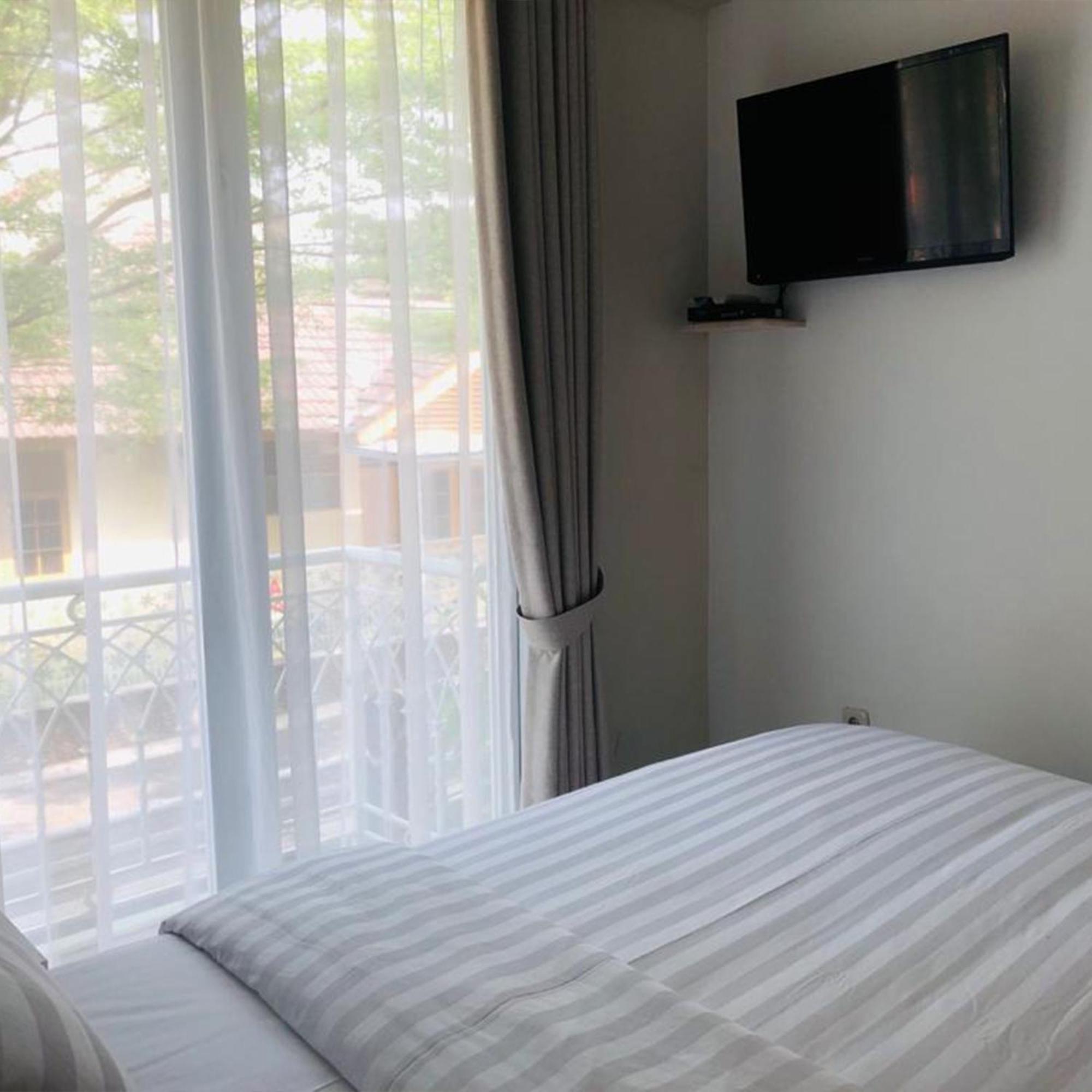 Bening Boutique Hotel Managed By Salak Hospitality เบกาซิ ภายนอก รูปภาพ