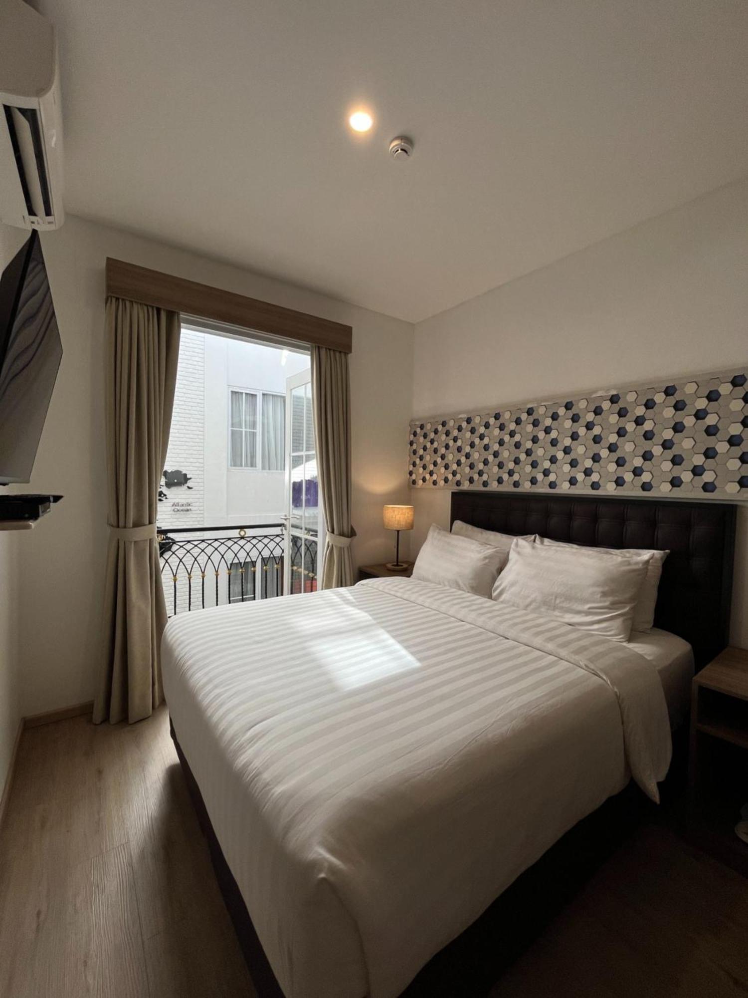 Bening Boutique Hotel Managed By Salak Hospitality เบกาซิ ภายนอก รูปภาพ